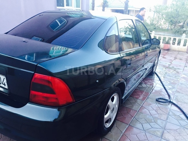 Opel Vectra 1999, 256,000 km - 1.6 л - Bakı
