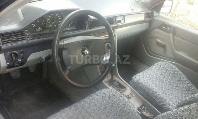 Mercedes E 300 1989, 294,326 km - 3.0 l - Lənkəran