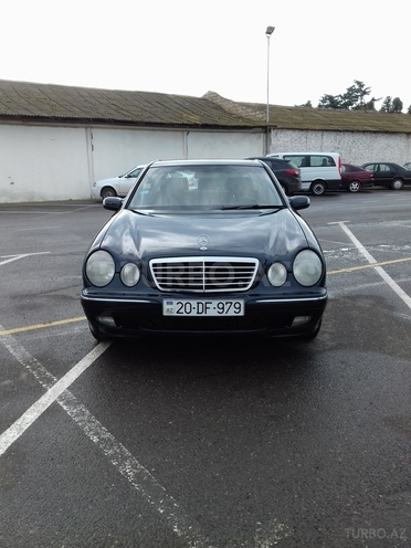 Mercedes E 220 2000, 218,000 km - 2.2 l - Gəncə