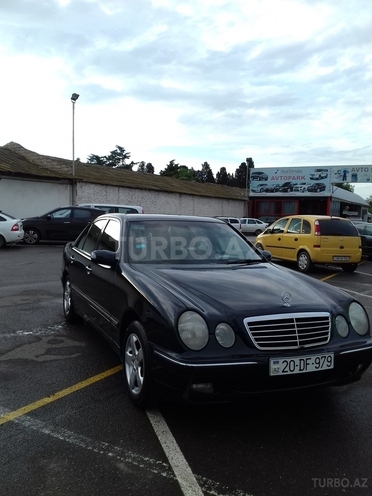 Mercedes E 220 2000, 218,000 km - 2.2 l - Gəncə