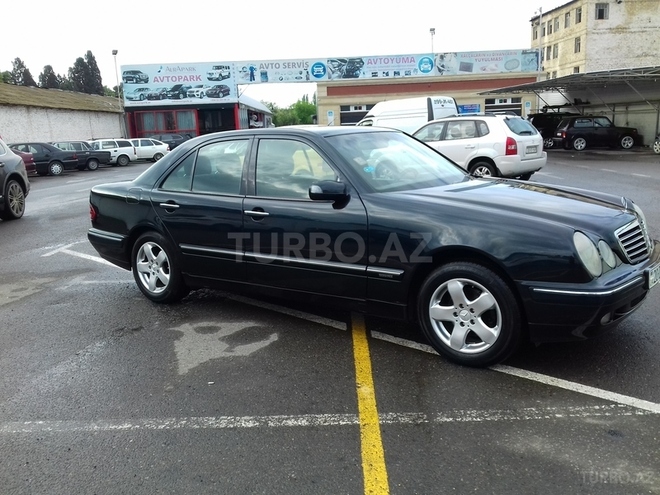 Mercedes E 220 2000, 218,000 km - 2.2 l - Gəncə
