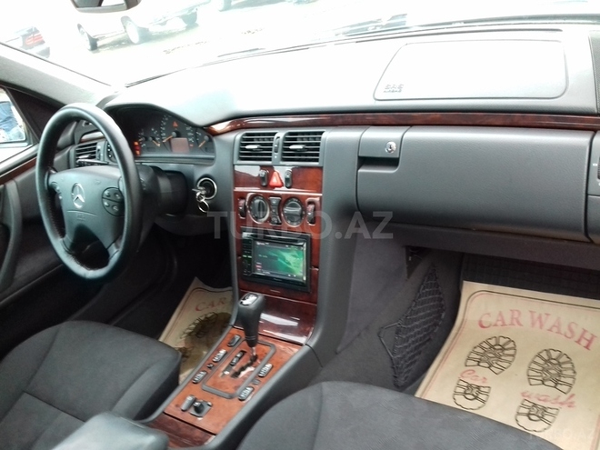 Mercedes E 220 2000, 218,000 km - 2.2 l - Gəncə