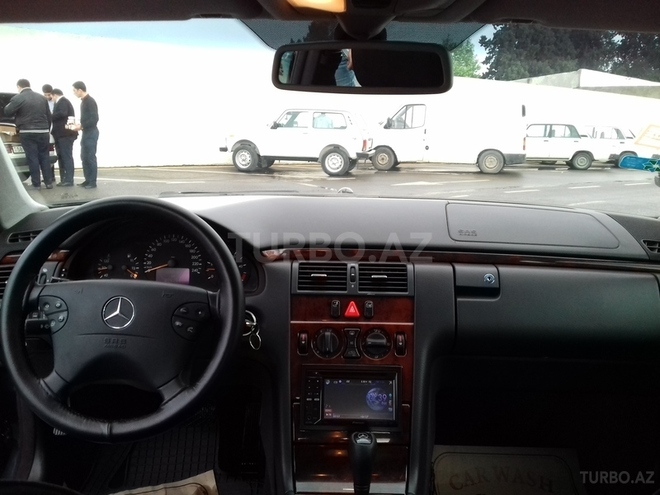 Mercedes E 220 2000, 218,000 km - 2.2 l - Gəncə