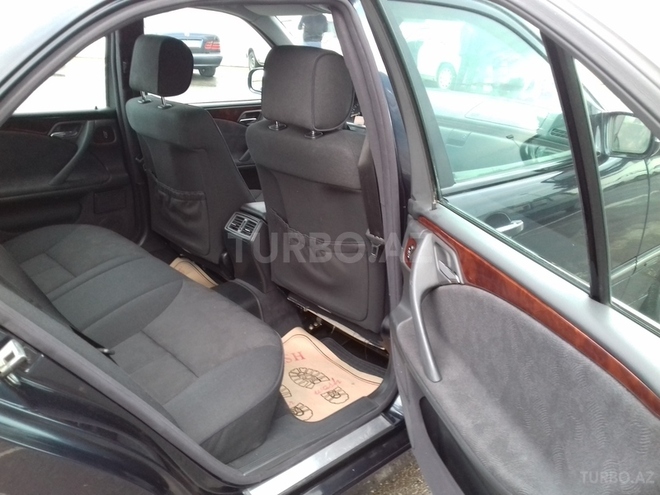 Mercedes E 220 2000, 218,000 km - 2.2 l - Gəncə