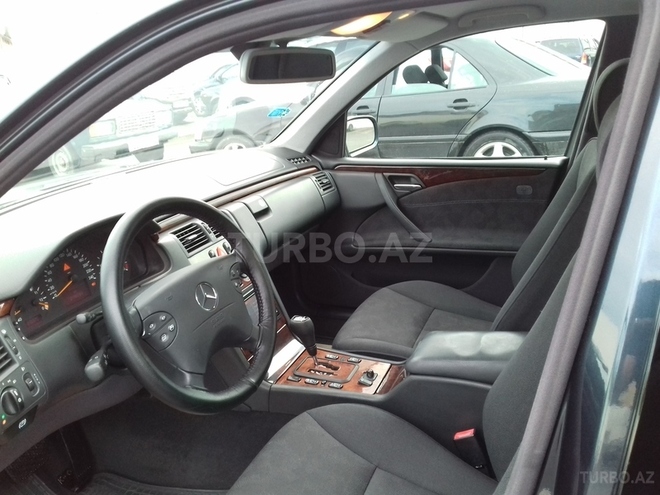 Mercedes E 220 2000, 218,000 km - 2.2 l - Gəncə