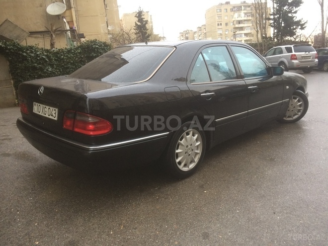 Mercedes E 280 1999, 286,100 km - 2.8 l - Bakı