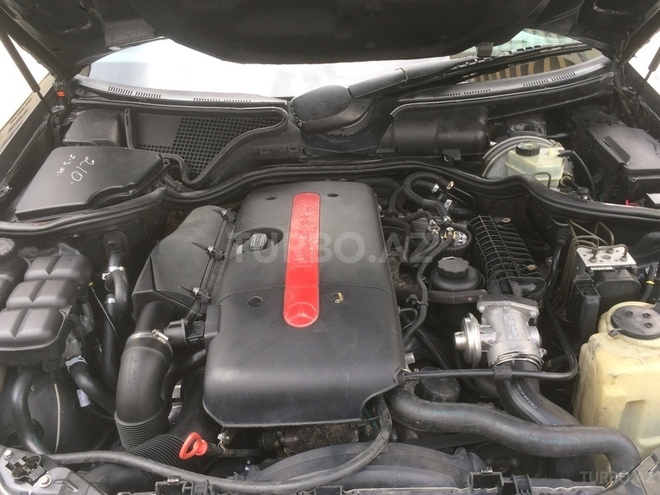 Mercedes E 270 2002, 305,000 km - 2.7 l - Bakı