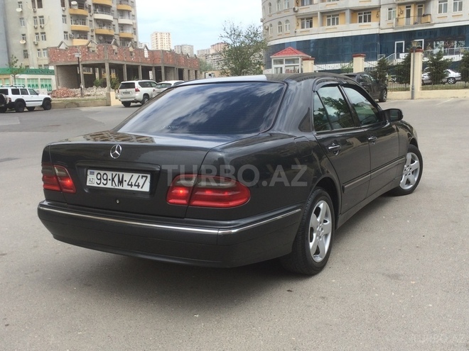 Mercedes E 270 2002, 305,000 km - 2.7 l - Bakı