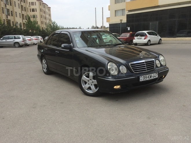 Mercedes E 270 2002, 305,000 km - 2.7 l - Bakı