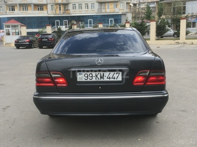 Mercedes E 270 2002, 305,000 km - 2.7 l - Bakı