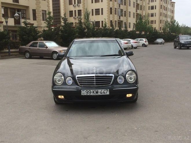 Mercedes E 270 2002, 305,000 km - 2.7 l - Bakı