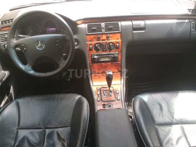 Mercedes E 270 2002, 305,000 km - 2.7 l - Bakı