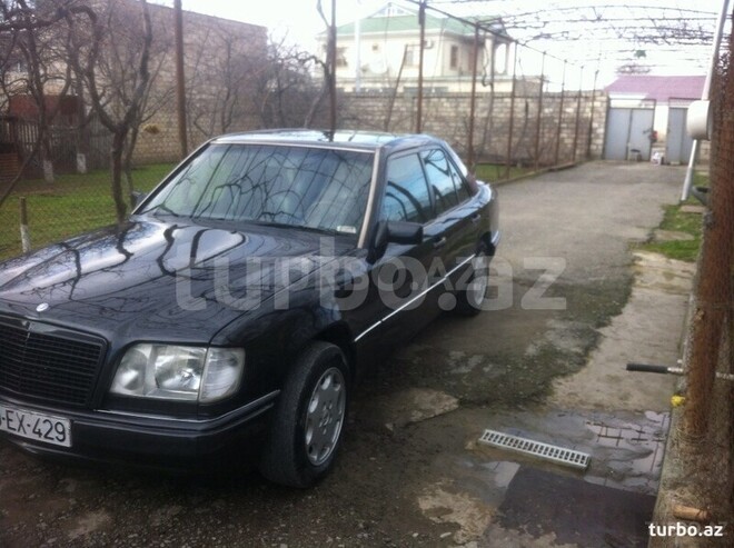 Mercedes E 250 1994, 352,000 km - 2.5 l - Bakı