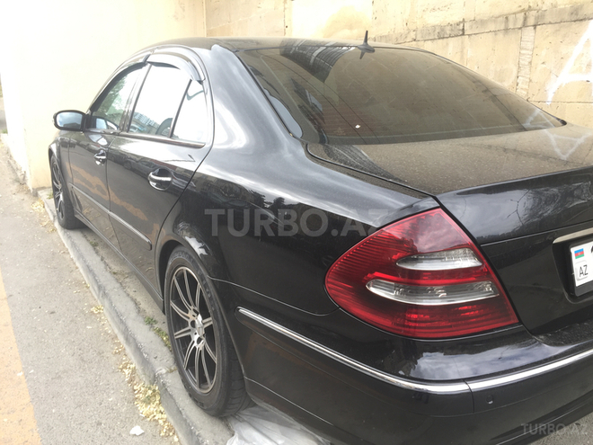 Mercedes E 220 2002, 291,000 km - 2.2 l - Bakı