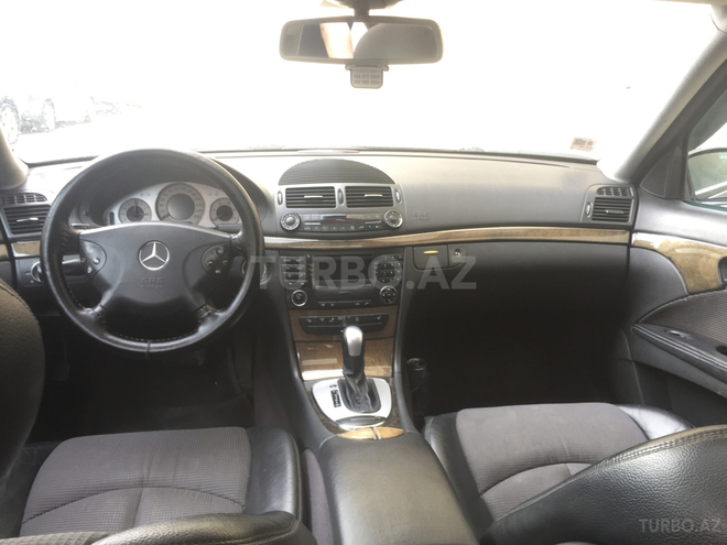 Mercedes E 220 2002, 291,000 km - 2.2 l - Bakı