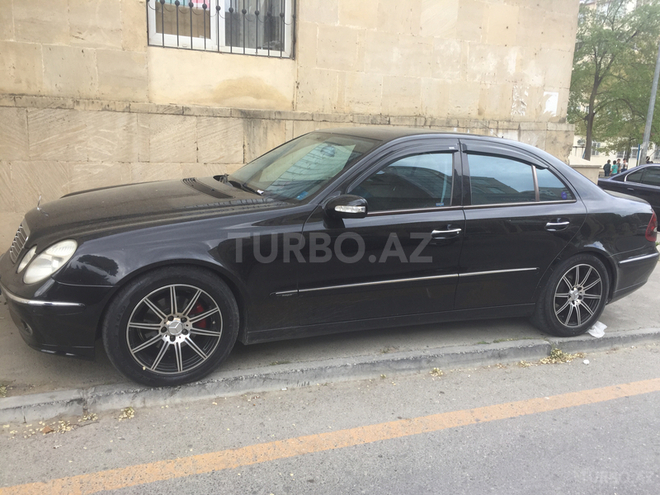 Mercedes E 220 2002, 291,000 km - 2.2 l - Bakı