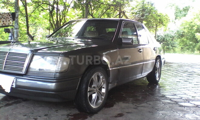 Mercedes E 200 1992, 250,000 km - 0.2 л - Masallı