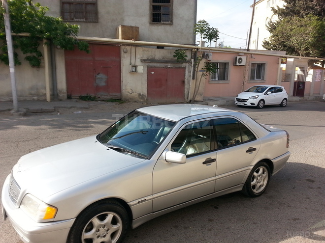Mercedes C 230 2000, 168,500 km - 2.3 l - Bakı