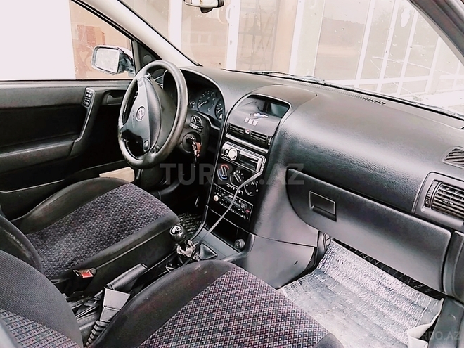 Opel Astra 1998, 250,000 km - 1.6 л - Qusar