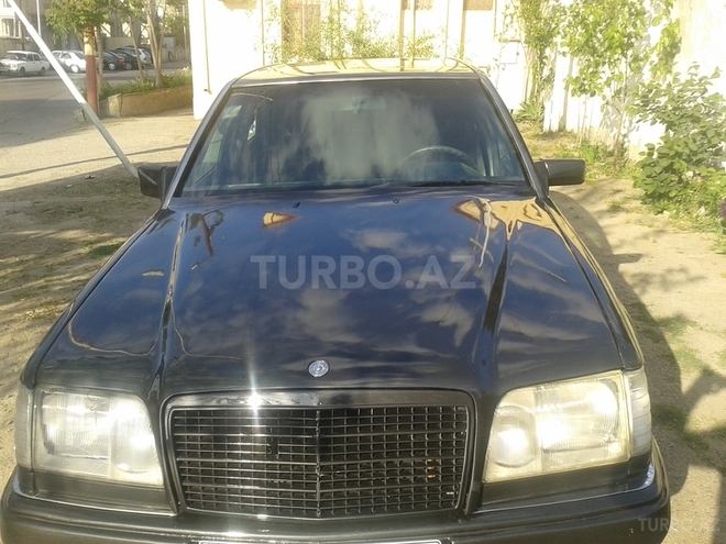 Mercedes E 250 1993, 375,000 km - 2.5 l - Bakı