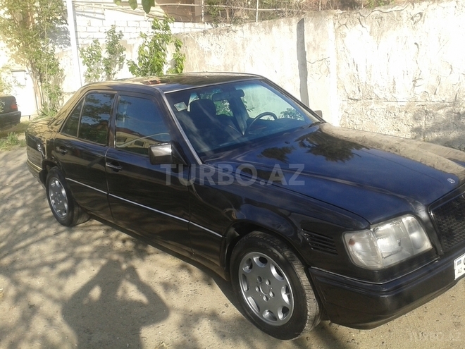 Mercedes E 250 1993, 375,000 km - 2.5 l - Bakı
