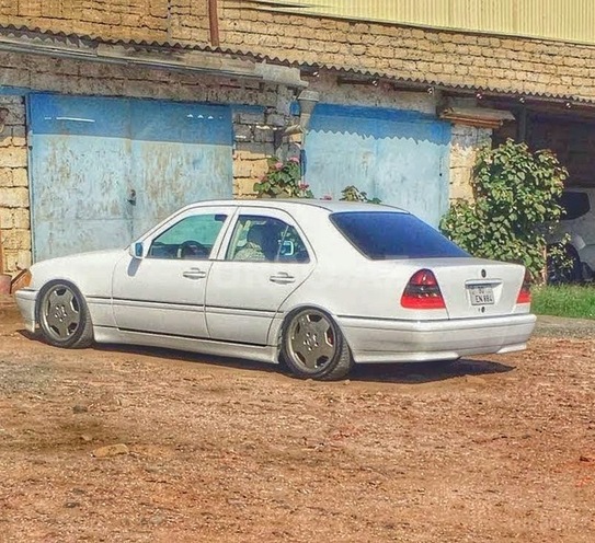 Mercedes C 230 1997, 287,000 km - 2.3 l - Bakı