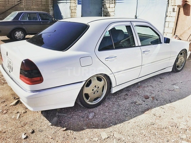 Mercedes C 230 1997, 287,000 km - 2.3 l - Bakı