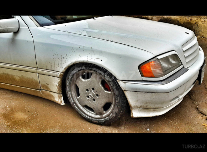 Mercedes C 230 1997, 287,000 km - 2.3 l - Bakı