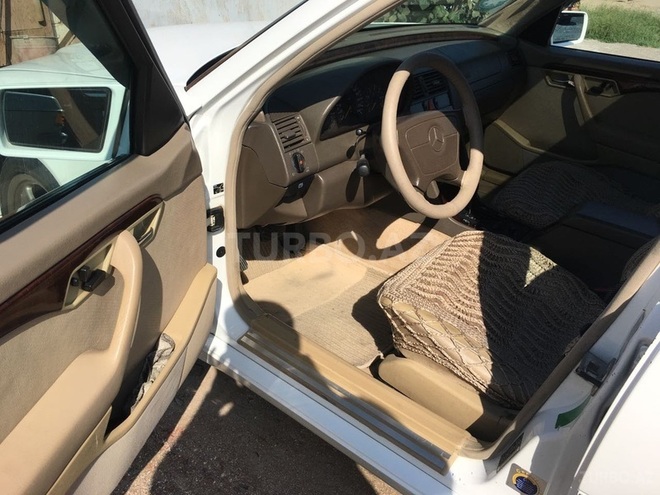 Mercedes C 230 1997, 287,000 km - 2.3 l - Bakı