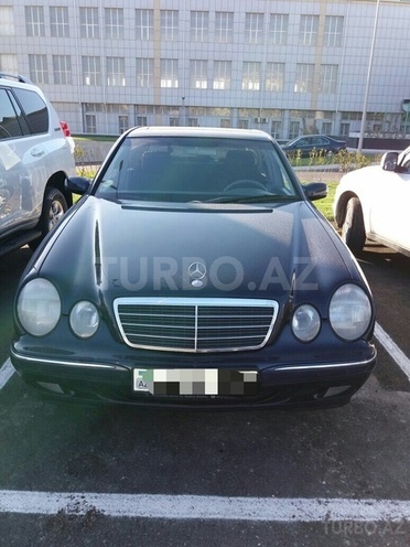 Mercedes E 220 2000, 240,000 km - 2.2 l - Bakı