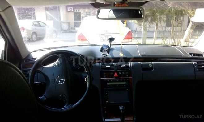 Mercedes E 320 2000, 250,000 km - 3.2 l - Bakı