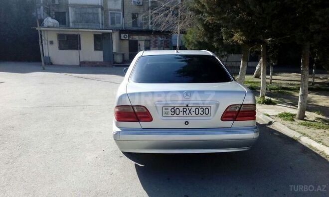 Mercedes E 320 2000, 250,000 km - 3.2 l - Bakı