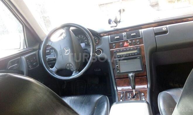 Mercedes E 320 2000, 250,000 km - 3.2 l - Bakı