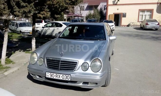Mercedes E 320 2000, 250,000 km - 3.2 l - Bakı