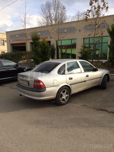 Opel Vectra 1998, 360,000 km - 1.8 l - Göygöl