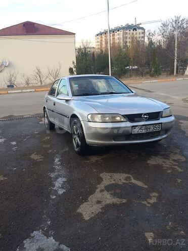 Opel Vectra 1998, 360,000 km - 1.8 l - Göygöl