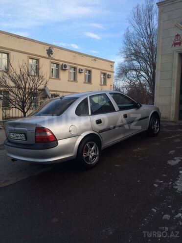 Opel Vectra 1998, 360,000 km - 1.8 l - Göygöl