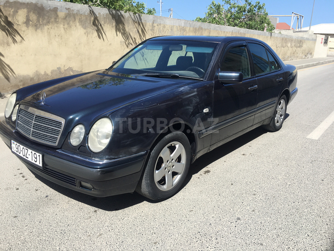 Mercedes E 220 1998, 334,500 km - 2.2 l - Bakı