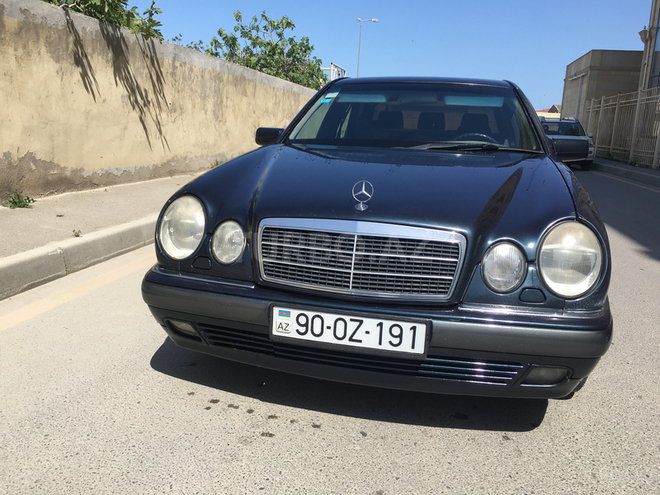 Mercedes E 220 1998, 334,500 km - 2.2 l - Bakı