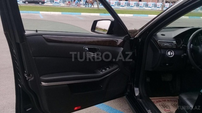 Mercedes E 220 2011, 141,500 km - 2.2 l - Sumqayıt