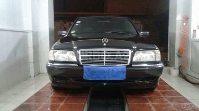 Mercedes C 220 1998, 298,000 km - 2.2 l - Bakı