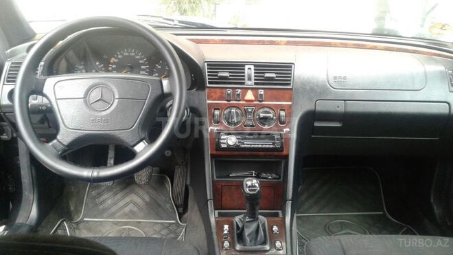 Mercedes C 220 1998, 298,000 km - 2.2 l - Bakı