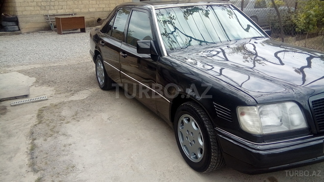 Mercedes E 250 1993, 375,000 km - 2.5 l - Bakı