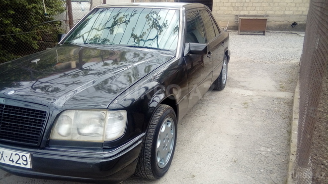 Mercedes E 250 1993, 375,000 km - 2.5 l - Bakı