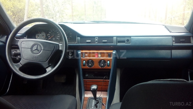 Mercedes E 250 1993, 375,000 km - 2.5 l - Bakı