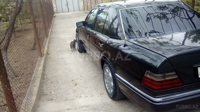 Mercedes E 250 1993, 375,000 km - 2.5 l - Bakı