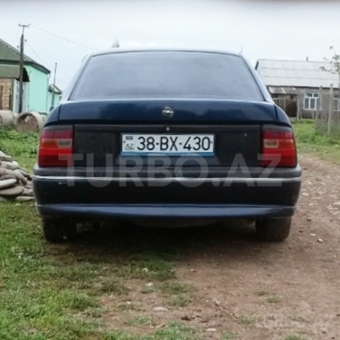 Opel Vectra 1994, 442,000 km - 1.8 l - Qusar