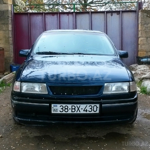 Opel Vectra 1994, 442,000 km - 1.8 l - Qusar