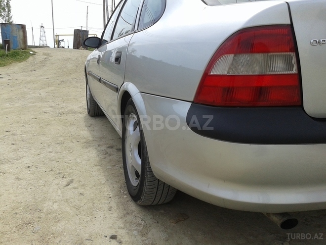 Opel Vectra 1998, 127,000 km - 1.8 l - Bakı