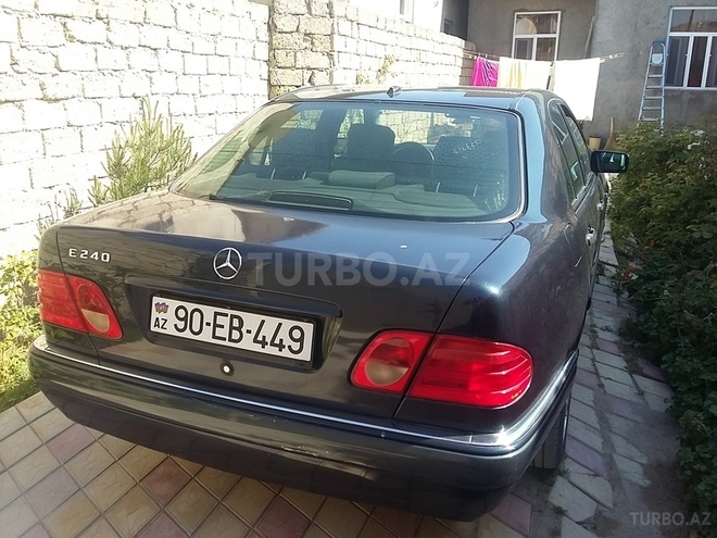 Mercedes E 240 1998, 267,000 km - 2.4 l - Bakı